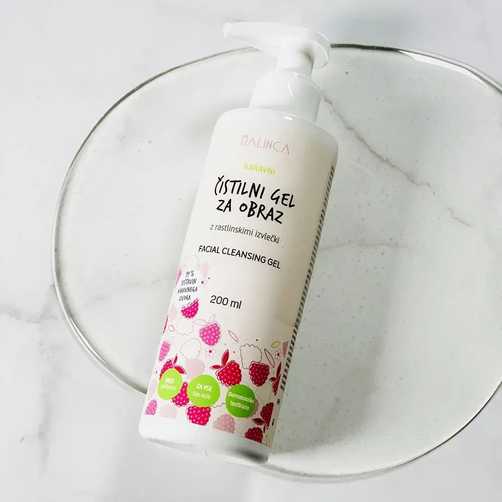 Dvofazno čiščenje obraza (čistilni gel)